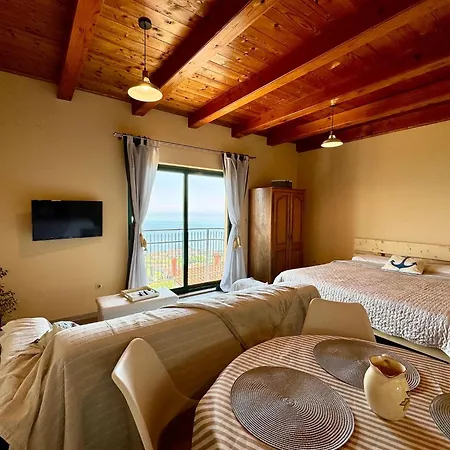 Kozul S Predivnim Pogledom Na *