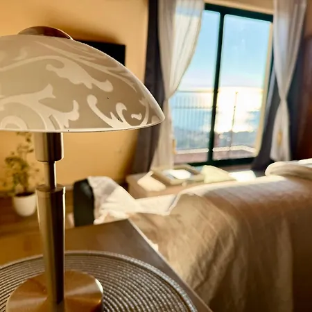 Kozul S Predivnim Pogledom Na