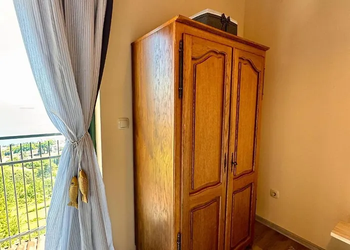 Kozul S Predivnim Pogledom Na Lovran